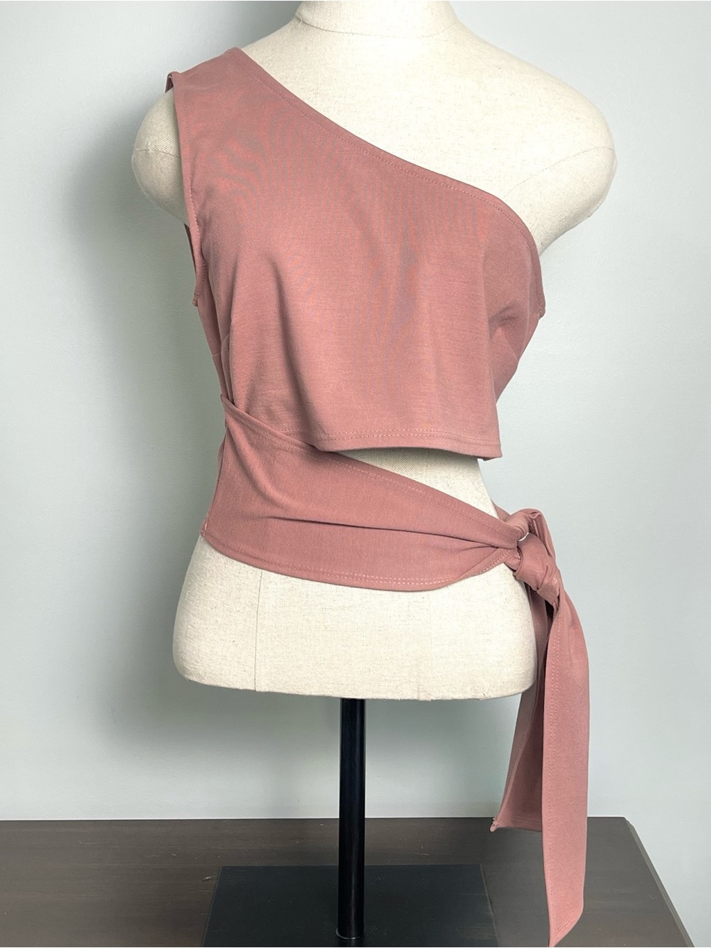 NWT URBAN OUTFITTERS Womens Mauve Rose Pink One-Shoulder Wrap Tank Top Sz. Large